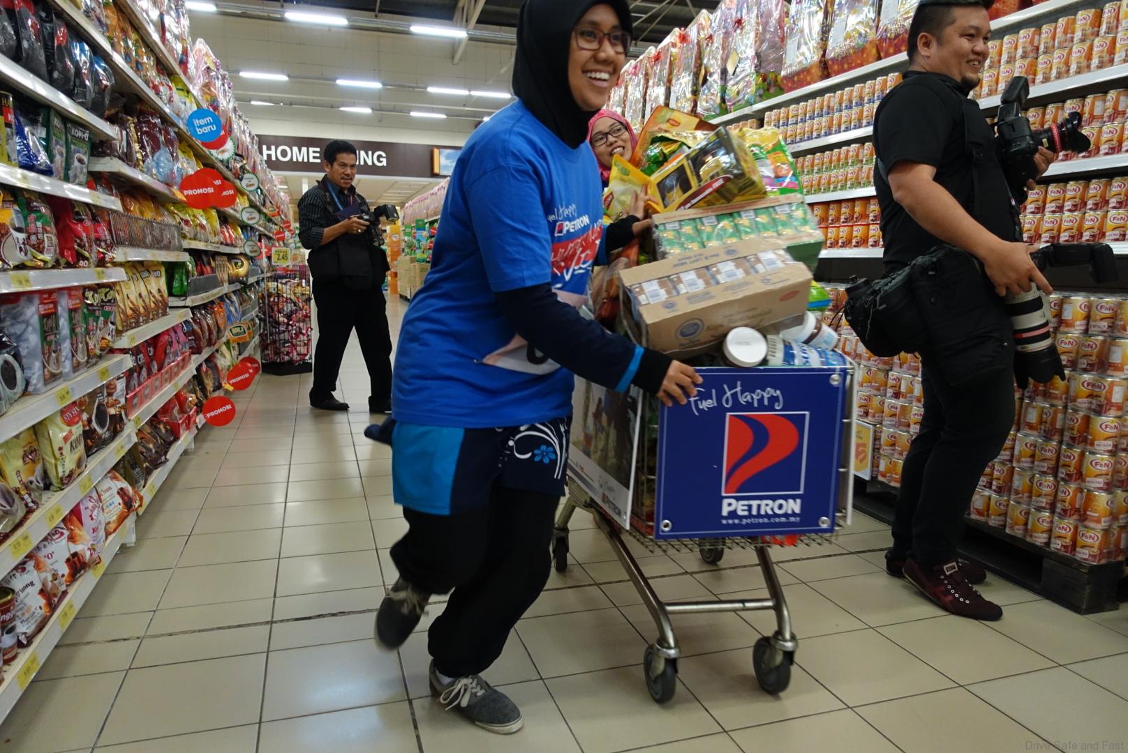 RM240,000 Worth of Groceries For Petron Customers at This 