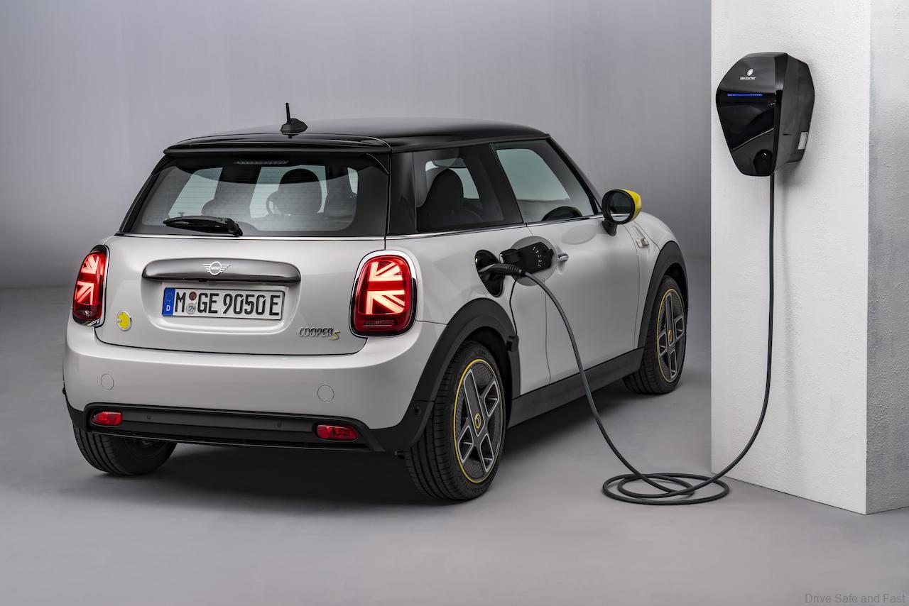 Mini cooper 2024 se charging