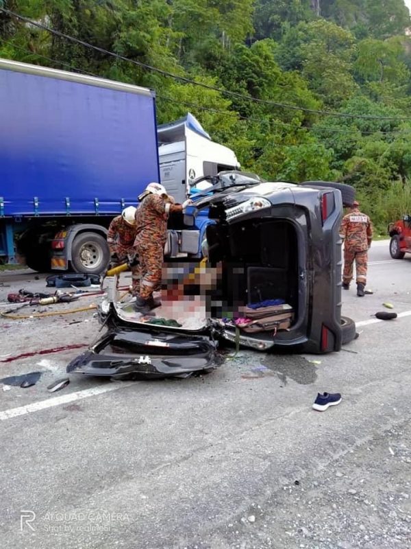 7 Killed as Overloaded MPV Crashes into Trailer