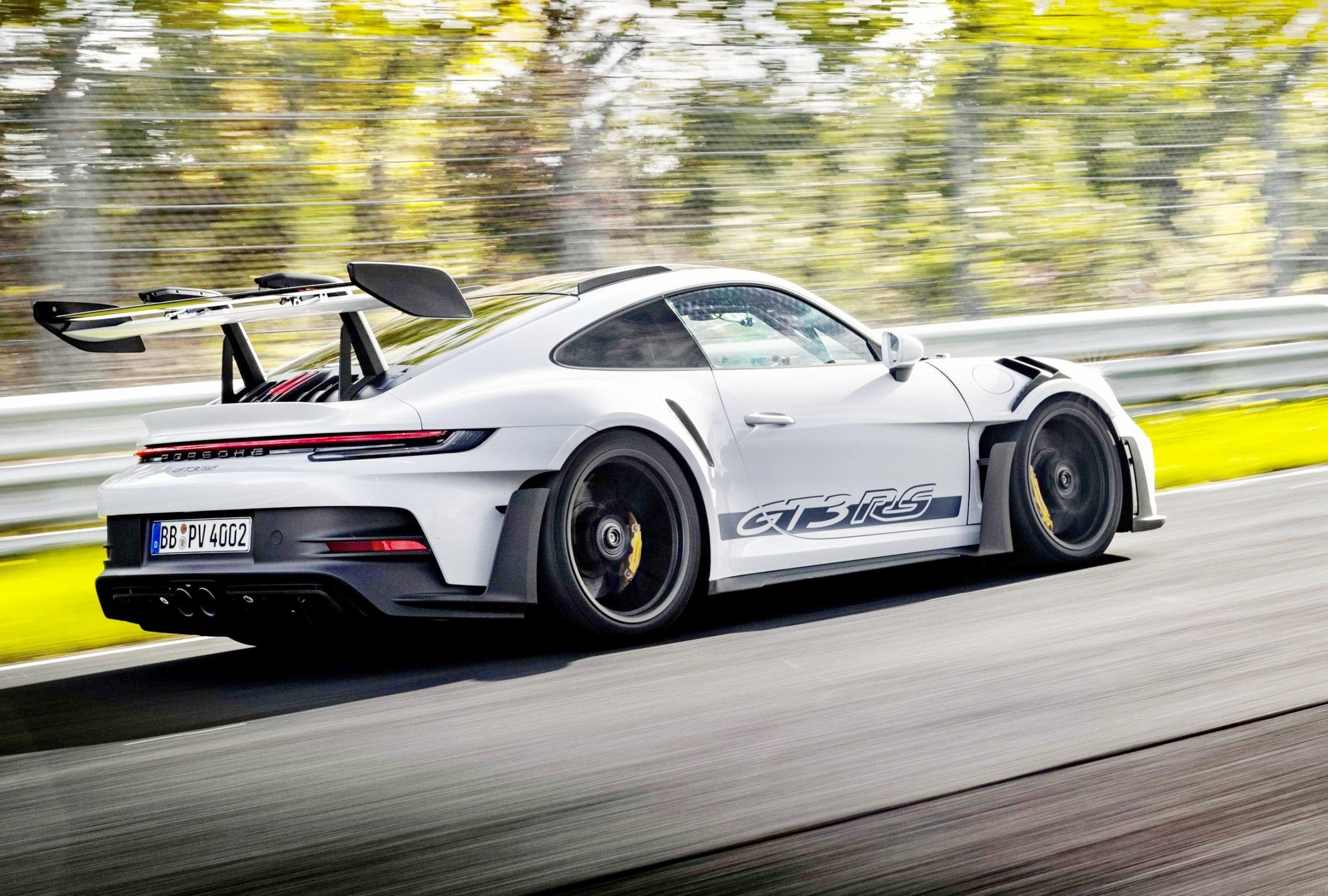 On MICHELIN tyres Porsche 911 GT3 RS laps the Nordschleife in only 6:49.328  minutes