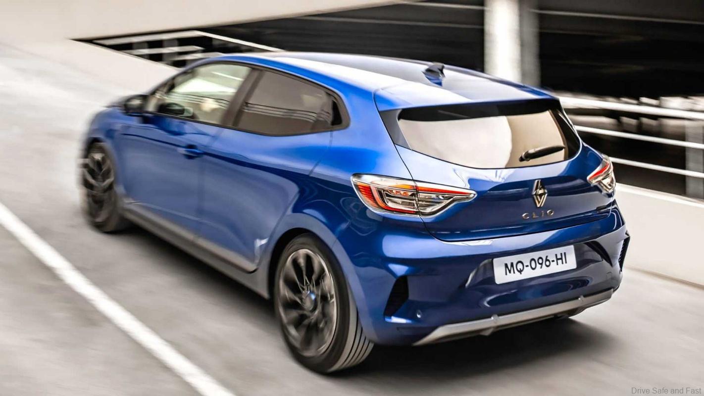 2024 Renault Clio Facelift: All You Need To Know About The Supermini's  Upcoming Refresh